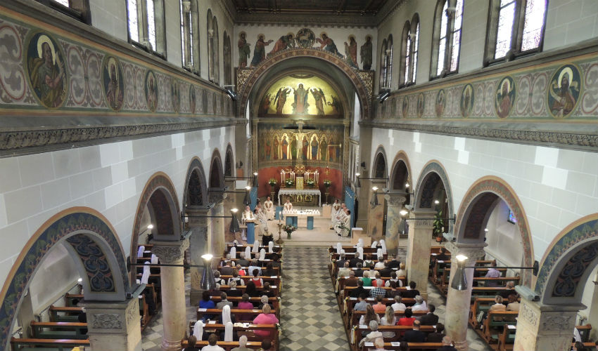 Messe Eucharistiefeier Beten Mutterhaus Kirche Barmherzige Schwestern Innsbruck